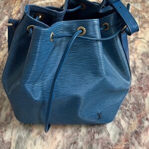 - Louis Vuitton LV Shoulder Bag M44105 Petit Noe Blue Epi 1180990